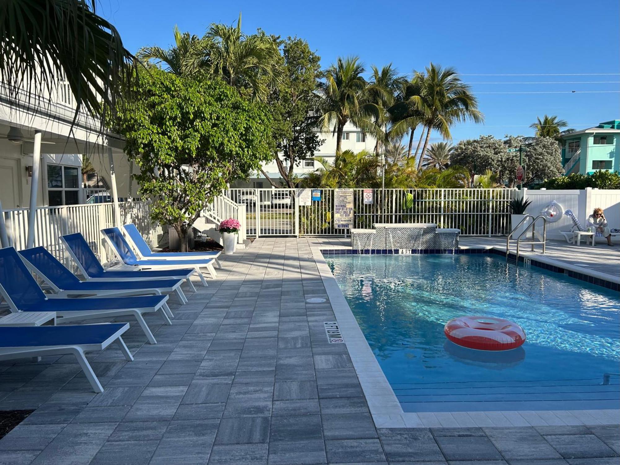 Sea Spray Inn Lauderdale-by-the-Sea Exterior photo
