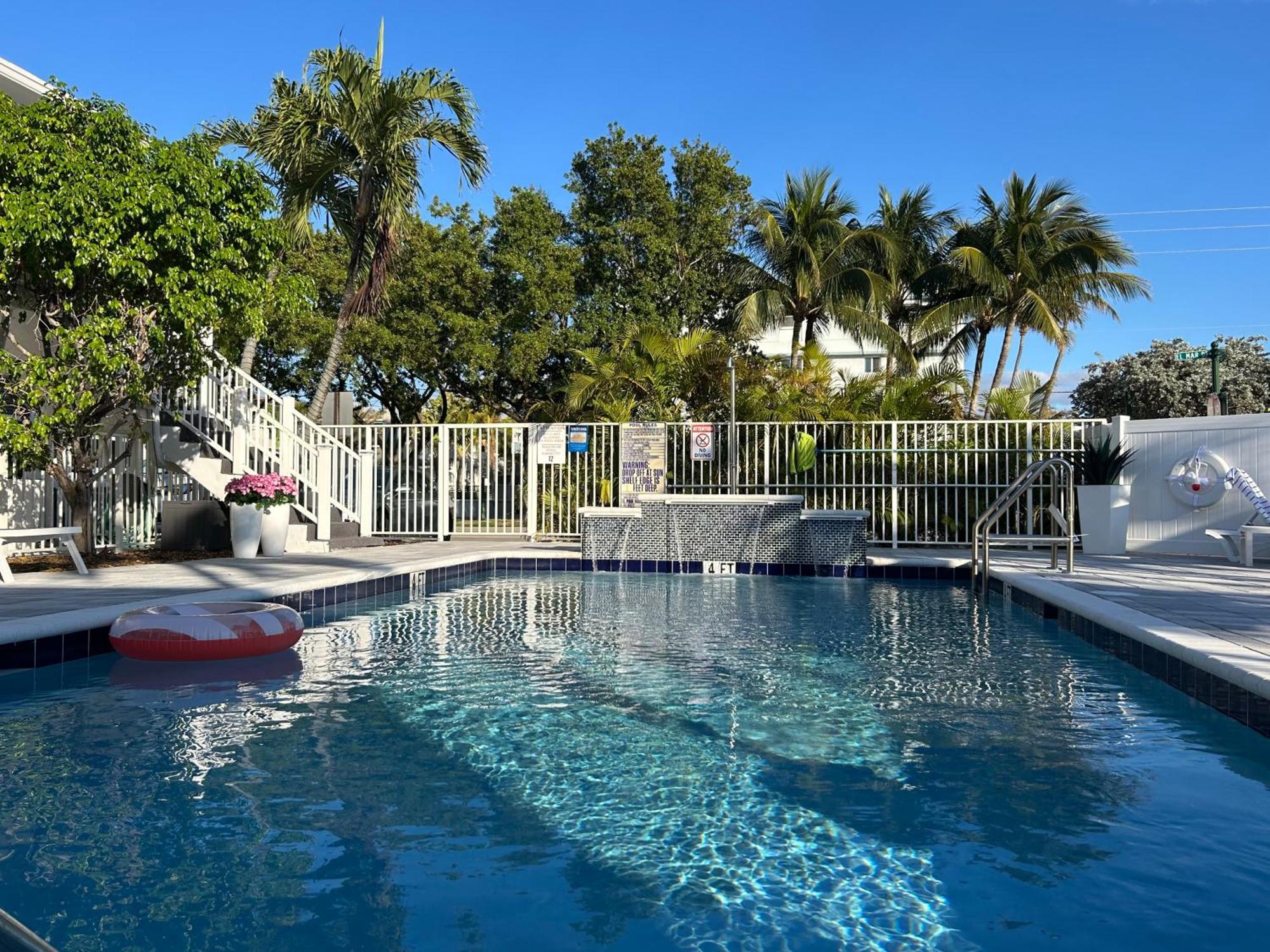 Sea Spray Inn Lauderdale-by-the-Sea Exterior photo